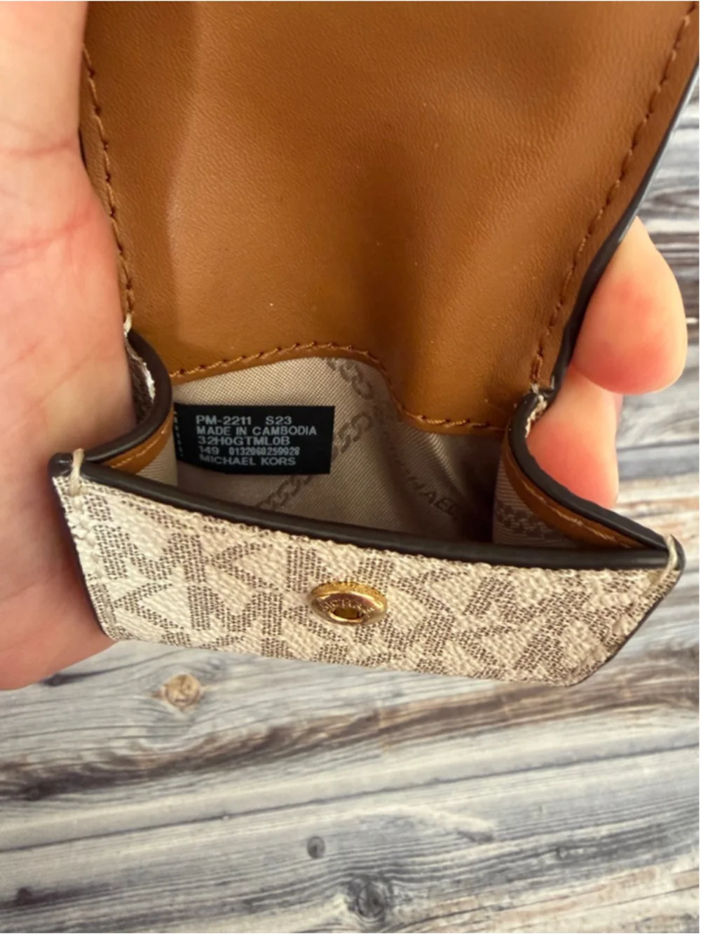 Michael Kors jet set AirPod earbud travel case